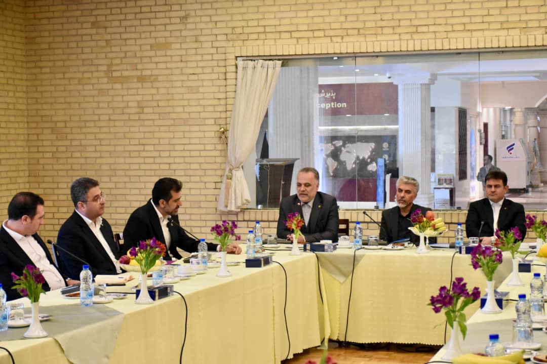 جلسه هیئت مدیره در هتل هما شیراز