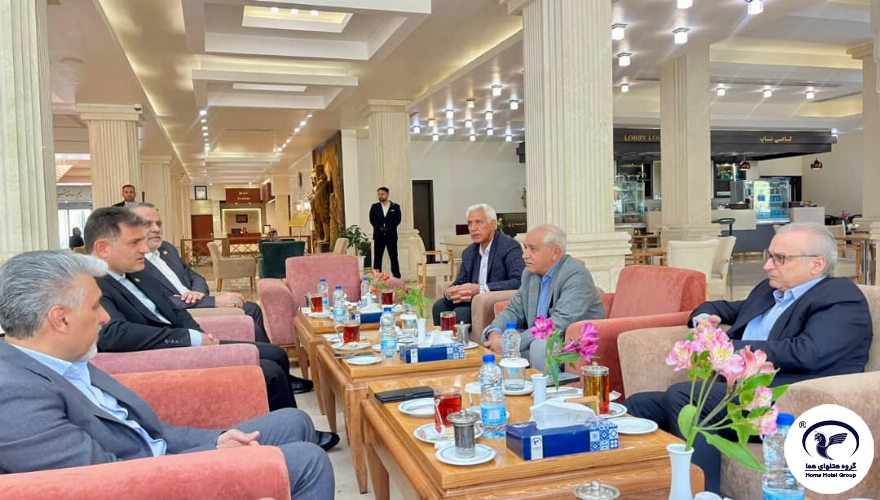 نشست مدیرعامل گروه هتل‌های هما با رئیس جامعه هتلداران حرفه‌ای فارس